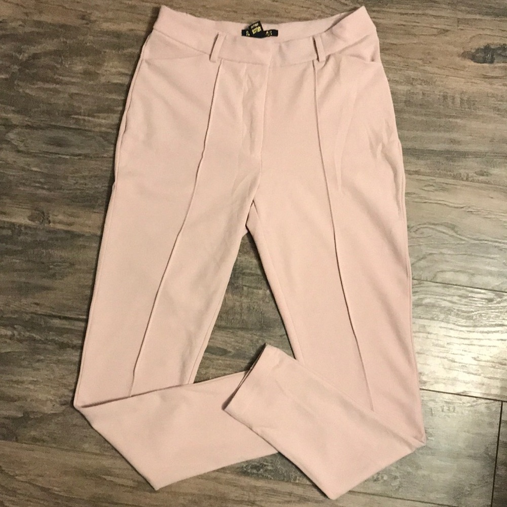 Dusty pink dress pants. 🔥